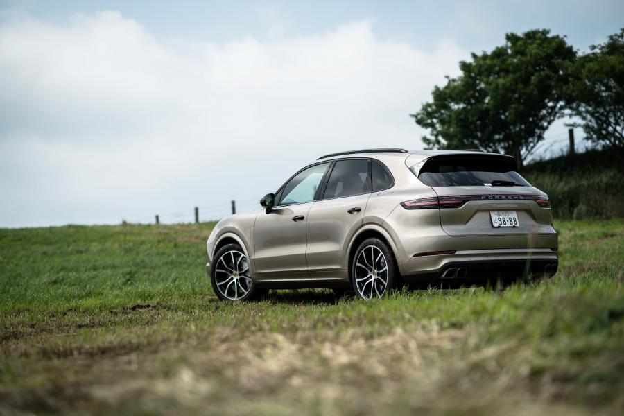  Porsche Cayenne Turbo (PO536) 2018 года  (JP) (фото 14 из 24)